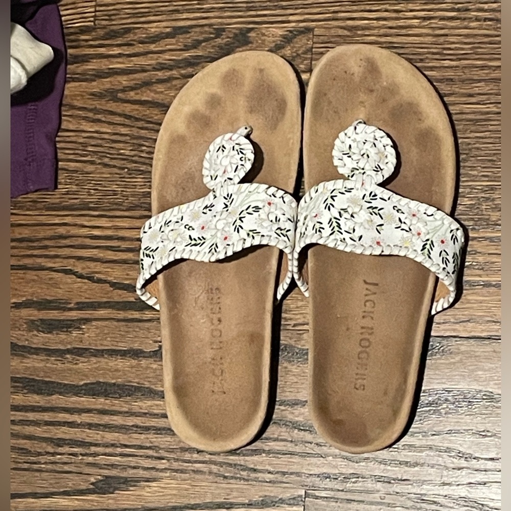 Jack Rogers comfort white floral sandal women’s Sz 9 GUC